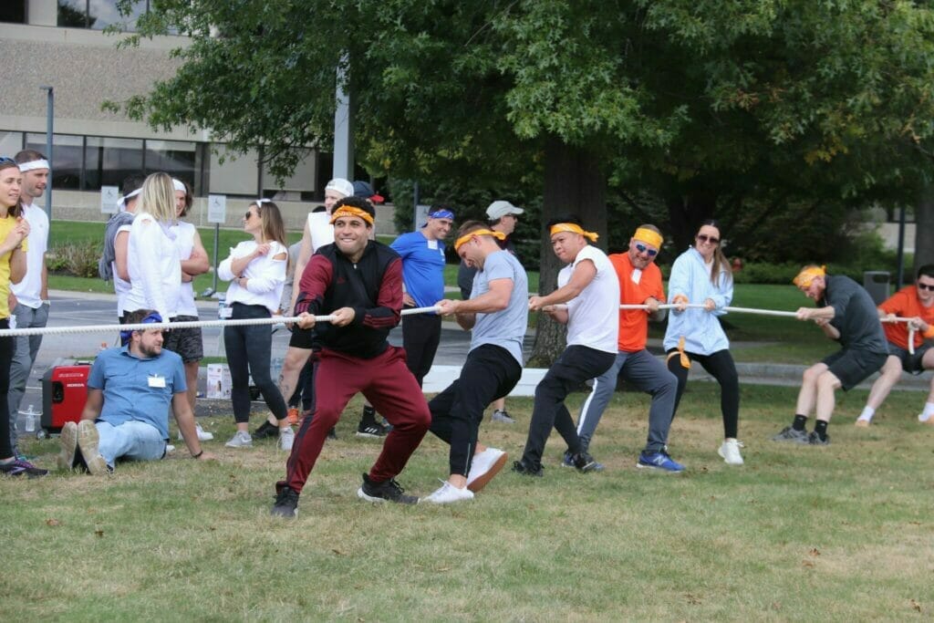 tug of war team building activity